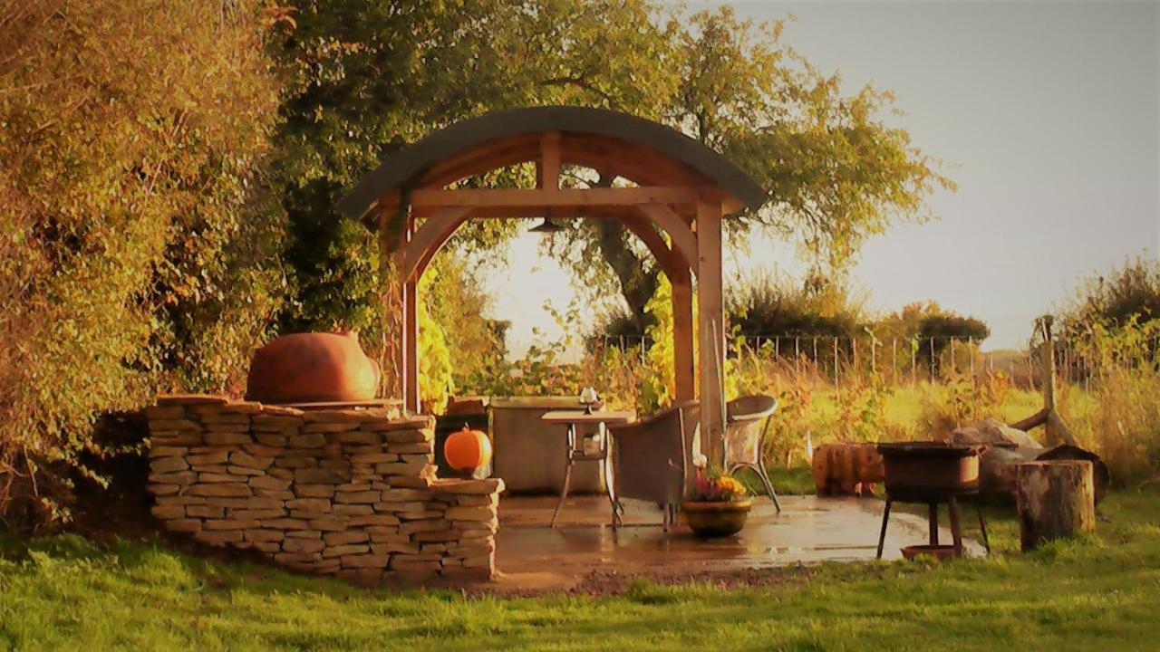 The Abberton Shepherds Hut Evesham Extérieur photo