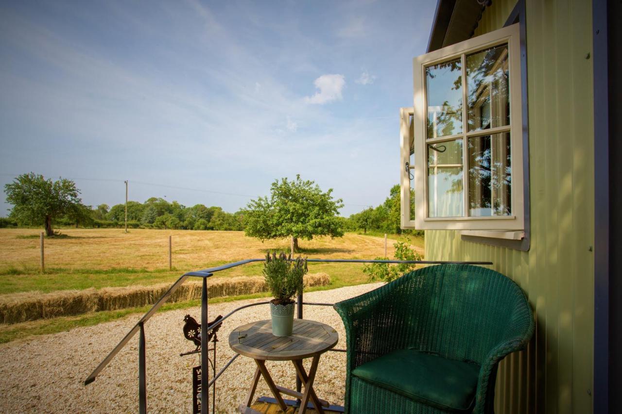 The Abberton Shepherds Hut Evesham Extérieur photo